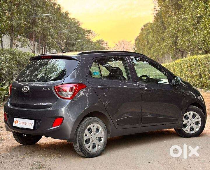 Hyundai Grand I10 2013-2016 At Sportz, 2016, Petrol