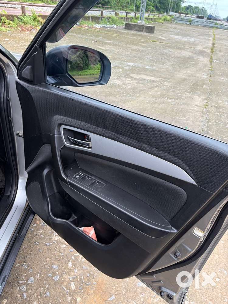 Maruti Suzuki Vitara Brezza Zxi+ Petrol Manual 2018