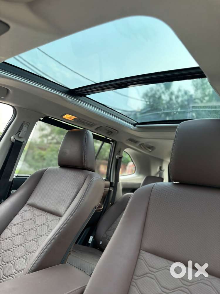 Toyota Innova Hycross 2.0 Zx (o) Hybrid 7 Str, 2025, Petrol