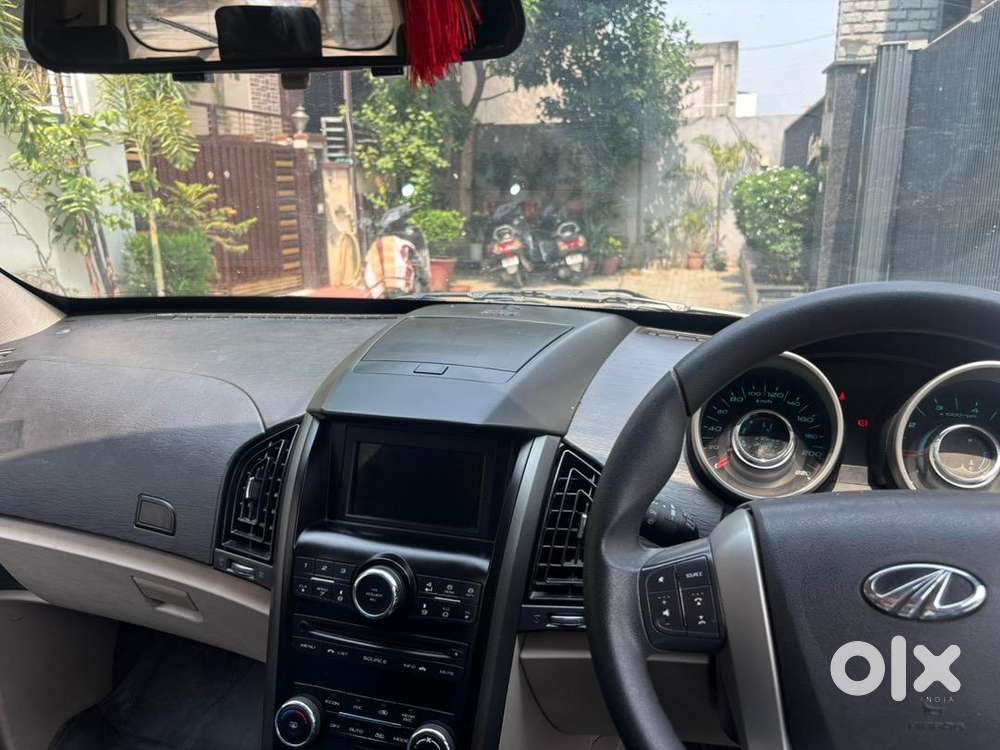 Mahindra Xuv500 2015