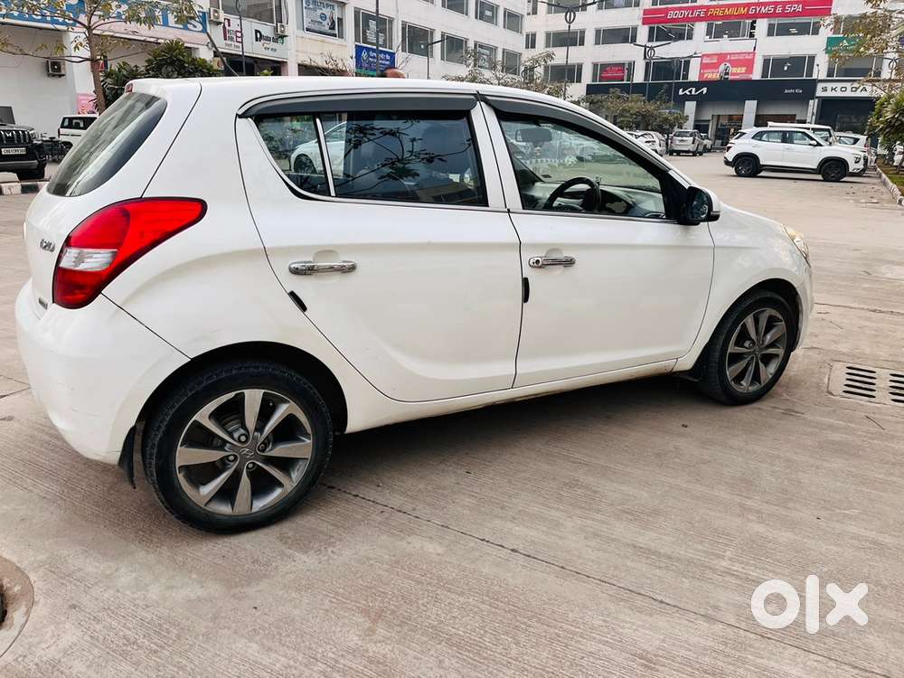 Hyundai I20 Sportz | New Tyres & Battery | Rc Till 2030