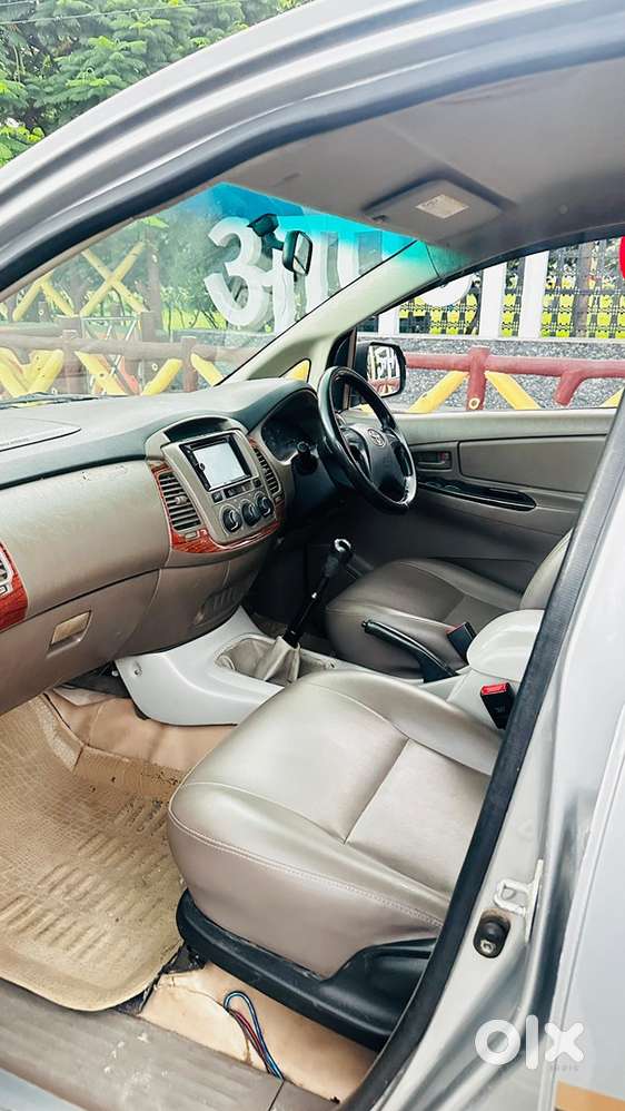 Toyota Innova 2016 Diesel 150000 Km Driven