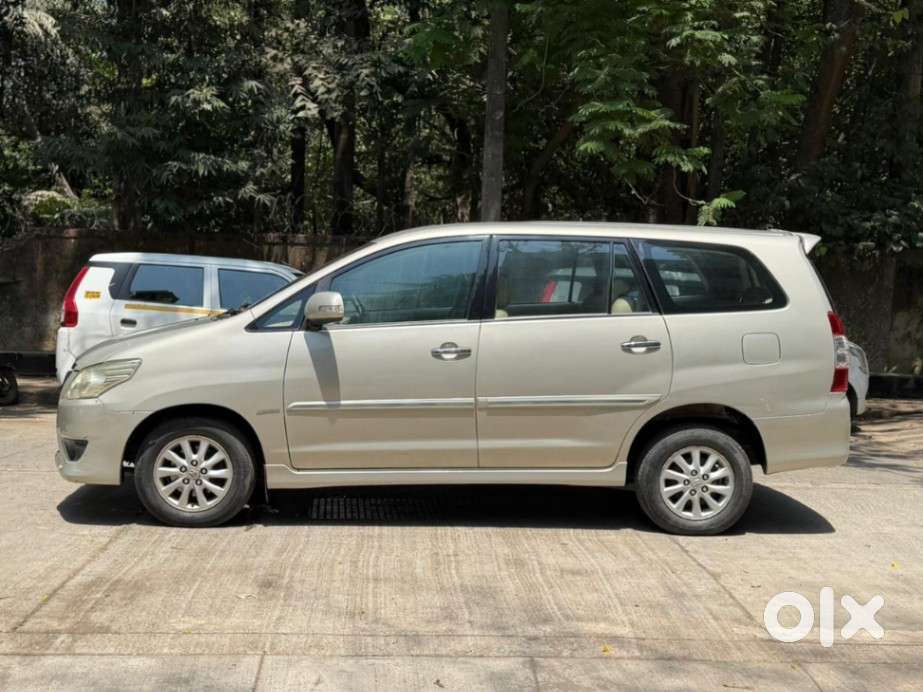 Toyota Innova 2.5 V 8 Str, 2013, Diesel