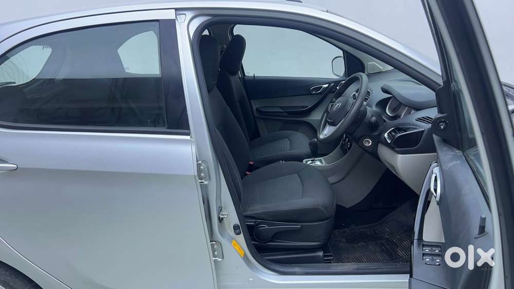 Tata Tiago Xza, 2017, Petrol