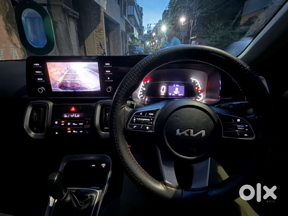 Kia Sonet Petrol Automatic 2021