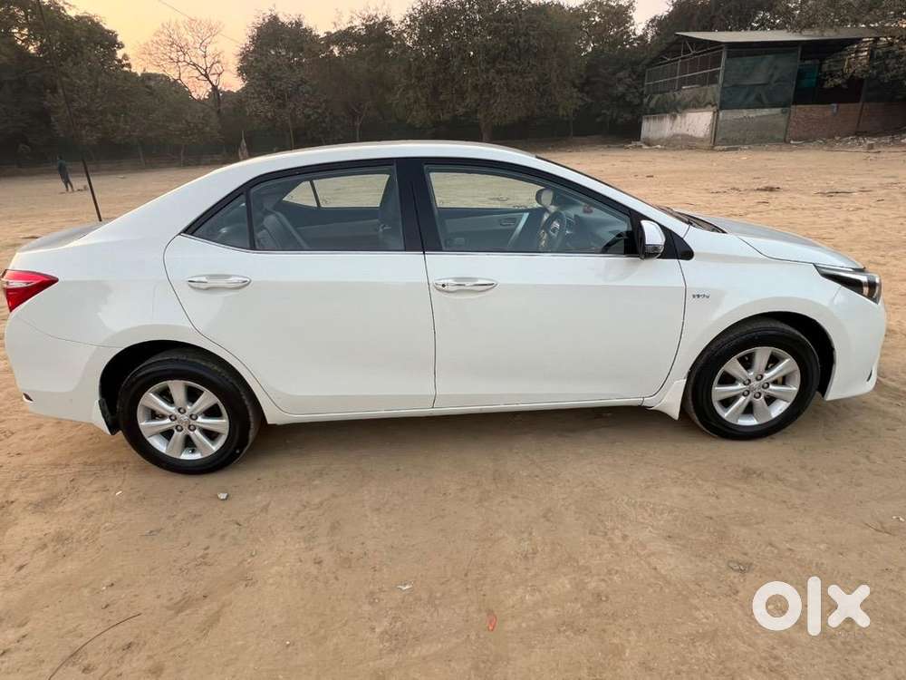 Toyota Corolla Altis 2015 Petrol G Automatic  Well Maintained