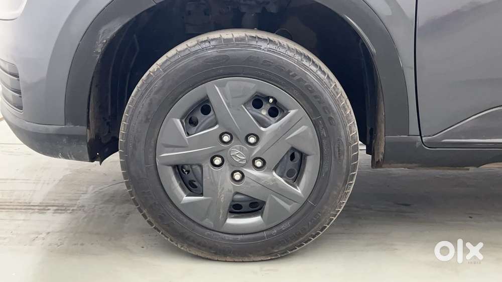 Hyundai Venue 1.2 S (o), 2024, Petrol