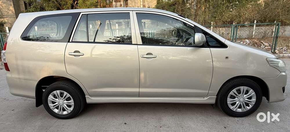 Toyota Innova 2.5 G (diesel) 8 Seater, 2013, Diesel