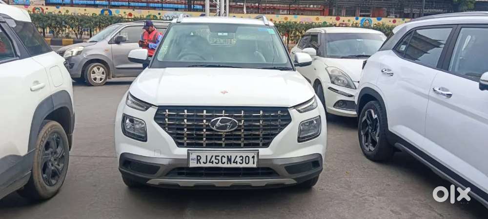 Hyundai Venue 2021 Petrol Well Maintained