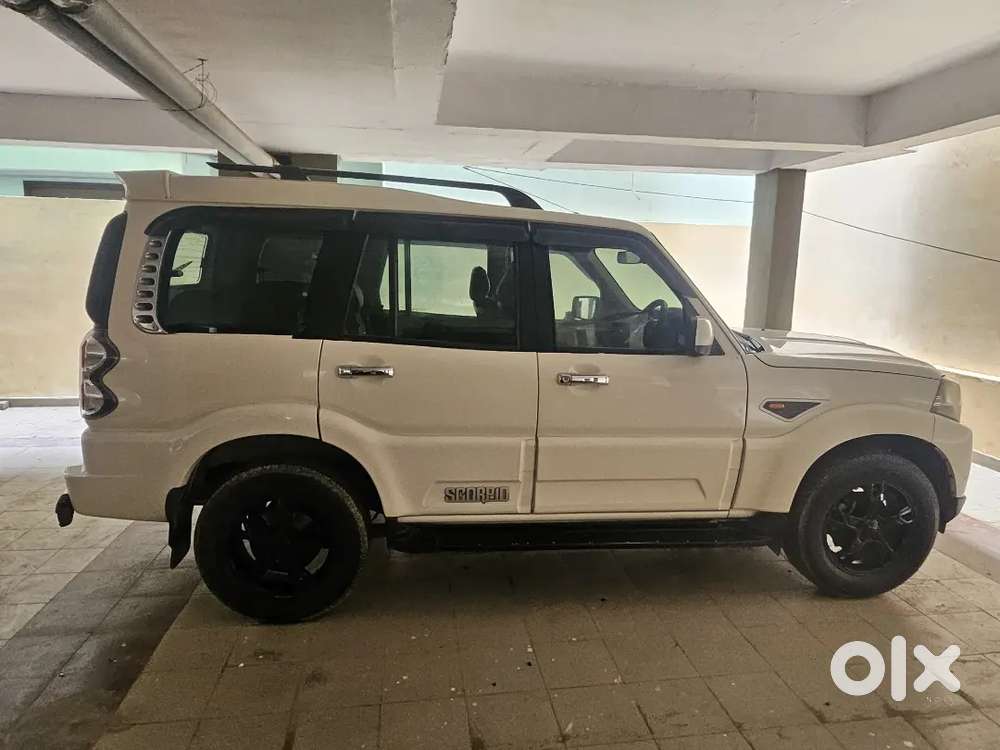 Mahindra Scorpio S 10 2016 Diesel Manual