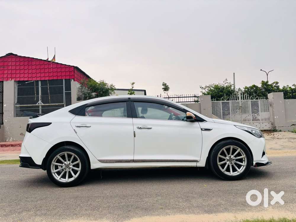 Hyundai Verna 1.5 Sx Petrol Mt, 2022, Petrol