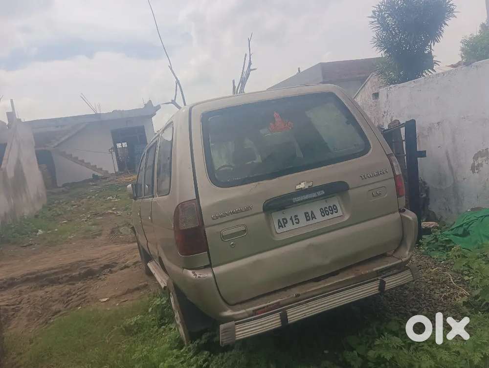 Chevrolet Tavera Neo Ls 10-seater 2012