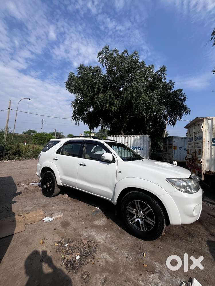 Toyota Fortuner Diesel 2011