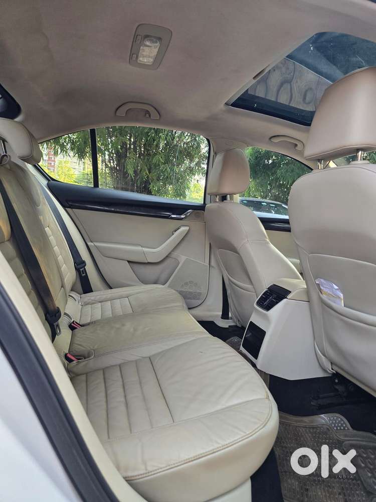 Skoda Octavia 2013-2017 Elegance 1.8 Tsi At, 2015, Petrol