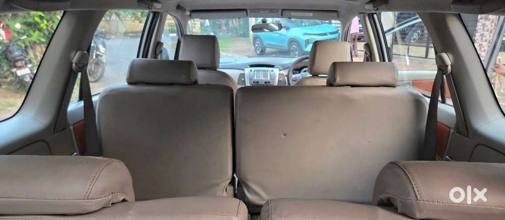 Toyota Innova 2.5 Vx 8 Seater Bs Iv, 2015, Diesel