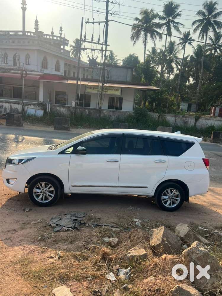 Toyota Innova Crysta 2017 Diesel Well Maintained