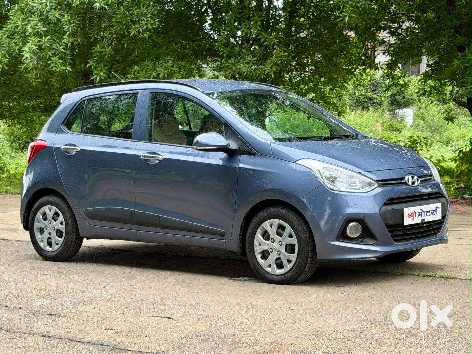 Hyundai Grand I10 Sportz, 2015, Petrol