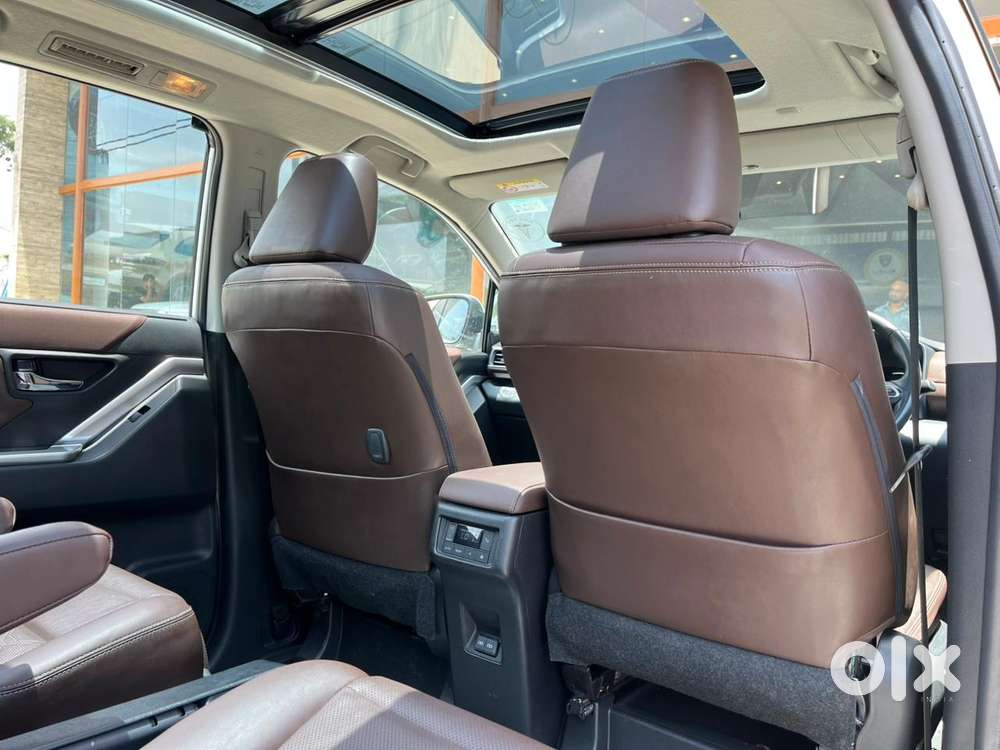 Toyota Innova Hycross 2.0 Zx (o) Hybrid 7 Str, 2023, Petrol