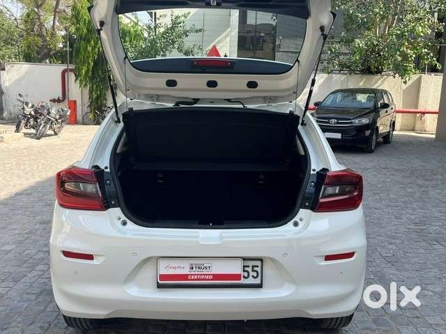 Toyota Glanza 1.2 V Amt, 2025, Petrol