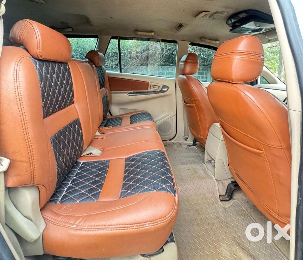 Toyota Innova 2.5 G (diesel) 8 Seater, 2006, Diesel