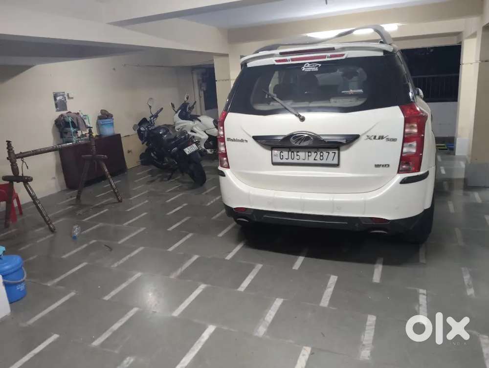 Mahindra Xuv500 2.2 W-10 Top Model Sunroof All Wheel Drive