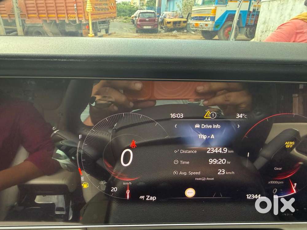 Mahindra Xuv700 2.2 Ax 7 Diesel Mt Str, 2025, Diesel