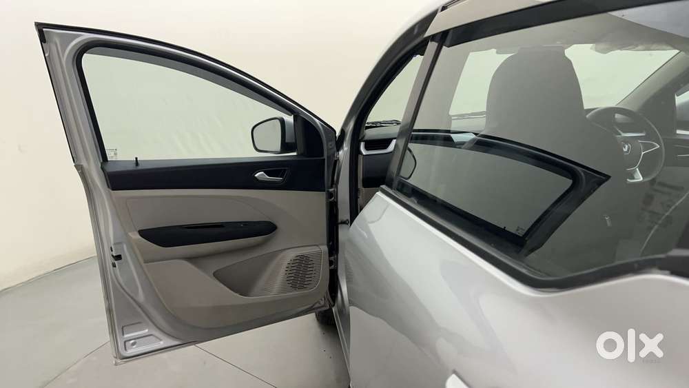 Renault Triber Rxz Easy-r Amt, 2020, Petrol