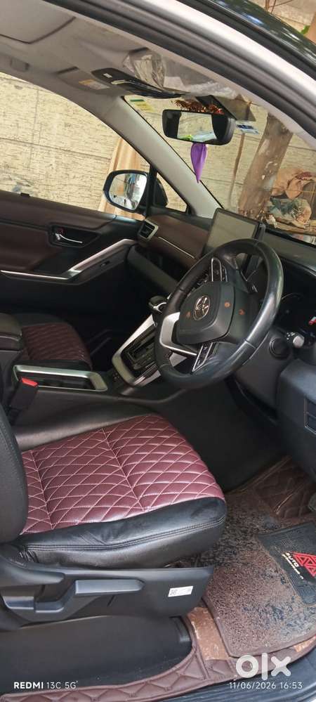 Toyota Innova Hycross 2.0 Vx (o) Hybrid 7 Str, 2023, Petrol