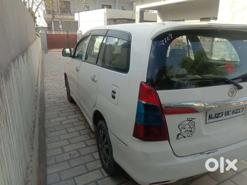 Toyota Innova 2012 Diesel 295 Km Driven