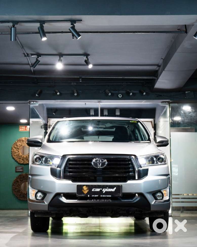 Toyota Innova Crysta [2020-ongoing] 2.4 Vx 7 Str, 2025, Diesel