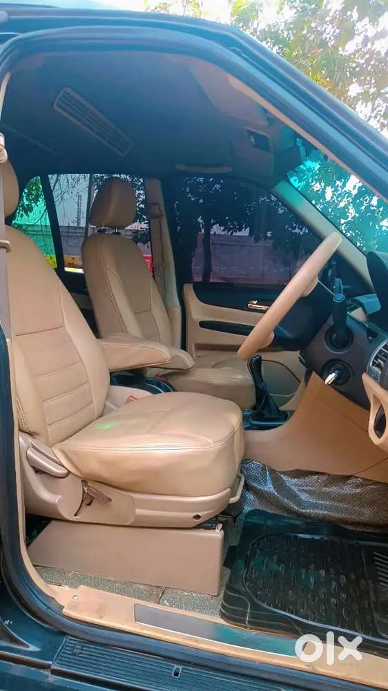 Tata Safari Storme 2015