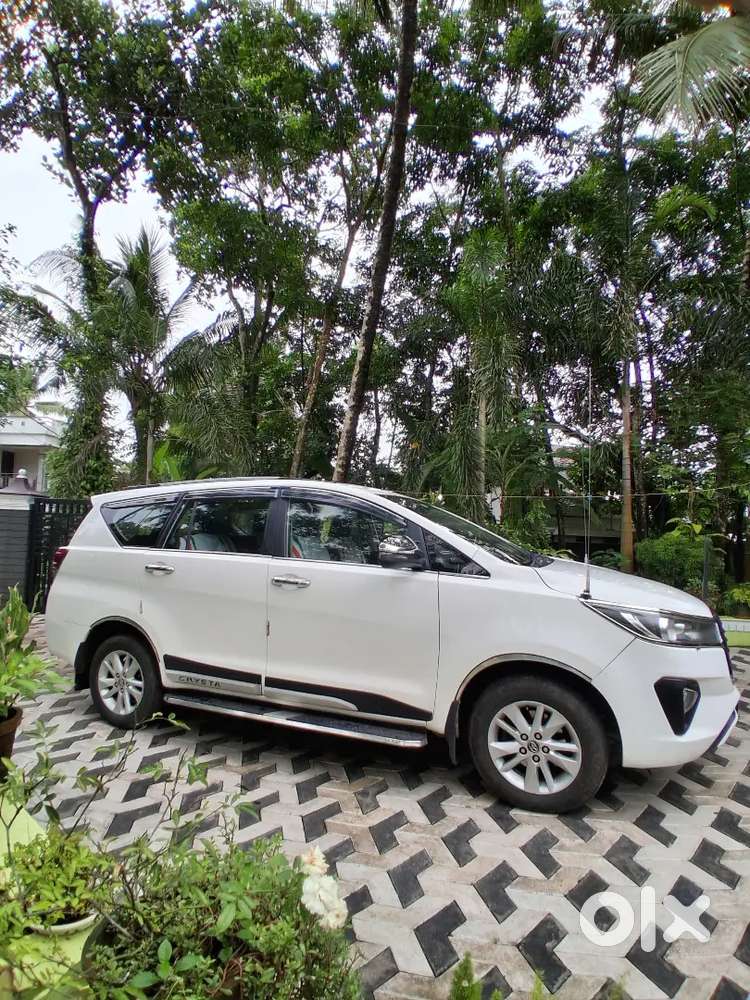 Toyota Innova Crysta 2016