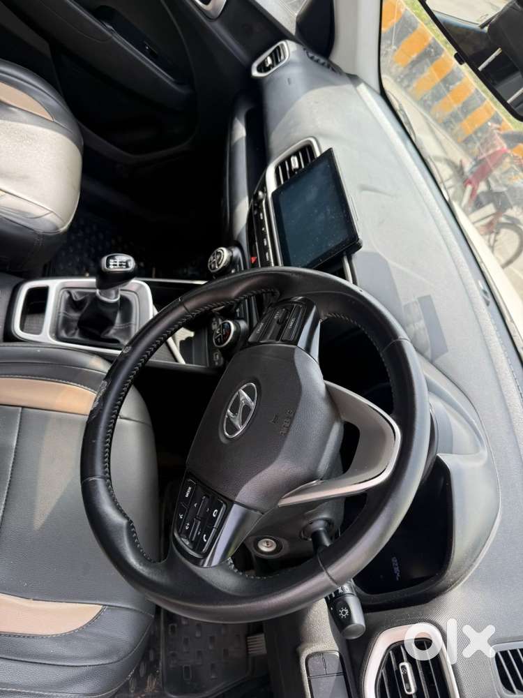 Hyundai Venue Car