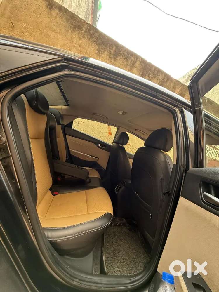 Verna Sedan Black