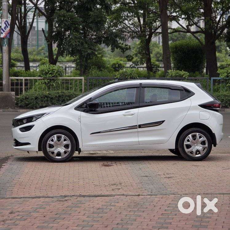 Tata Altroz 1.2 Xm Plus, 2022, Petrol