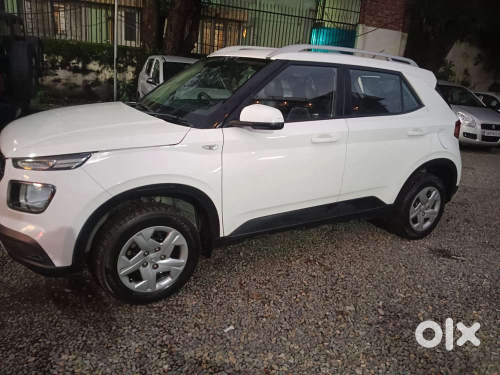 Hyundai Venue 1.2 S (o), 2020, Petrol