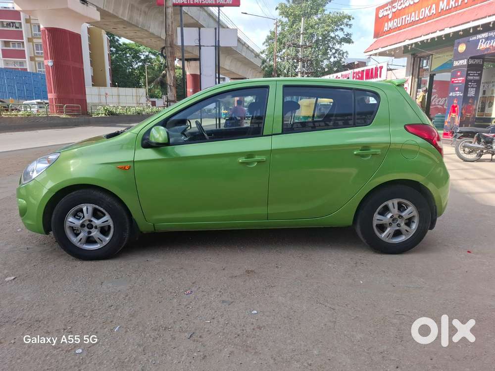 Hyundai I20 2009-2011 1.4 Asta (at), 2010, Petrol