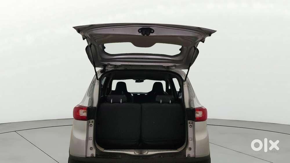 Renault Triber Rxz, 2022, Petrol
