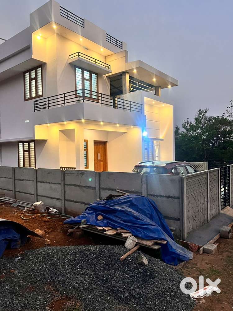 3BHK  ready to move VANIYAMKULAM less than 1km from highways