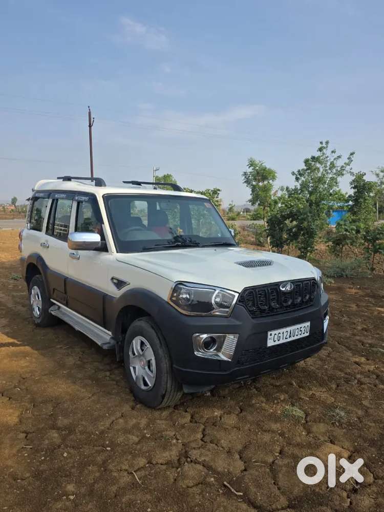 गाड़ी शोरूम कंडीशन में है ओरिजिनल गाड़ी ओरिजिनल पेंट