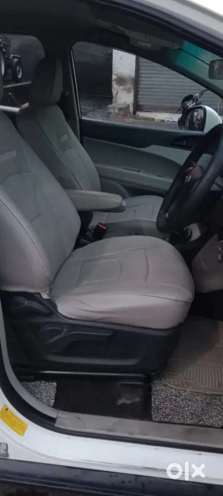 Mahindra Marazzo Plus 2020