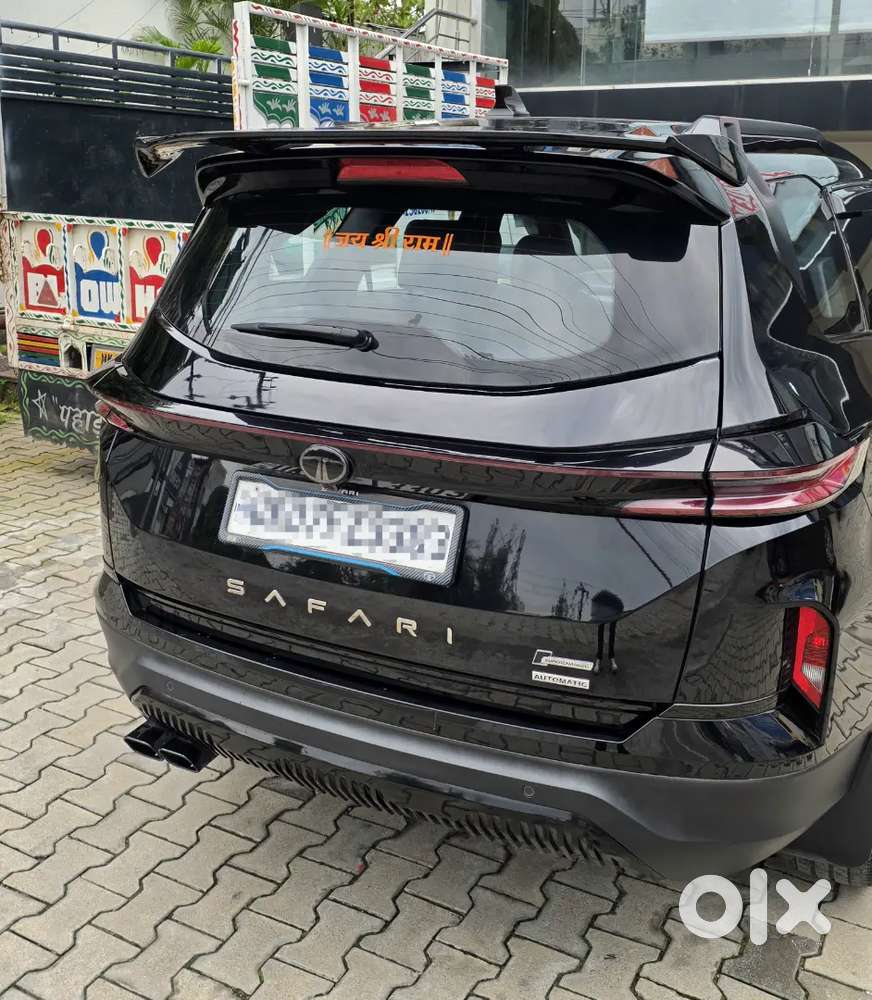 Tata Safari Accomplished Plus Dark 7str Automatic(adas)