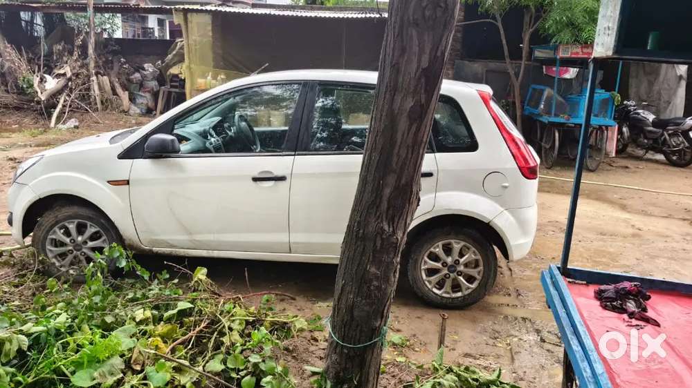 Ford Figo Petrol Lxi 2011