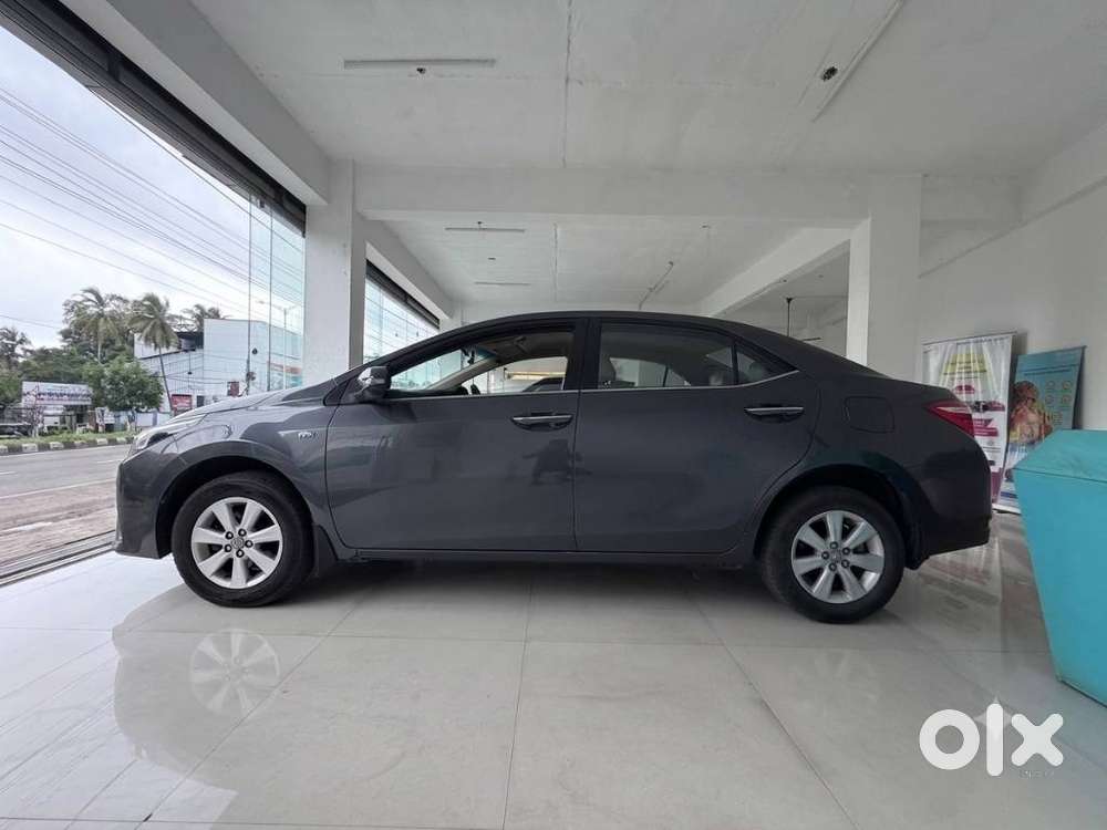 Toyota Corolla Altis G At, 2015, Petrol