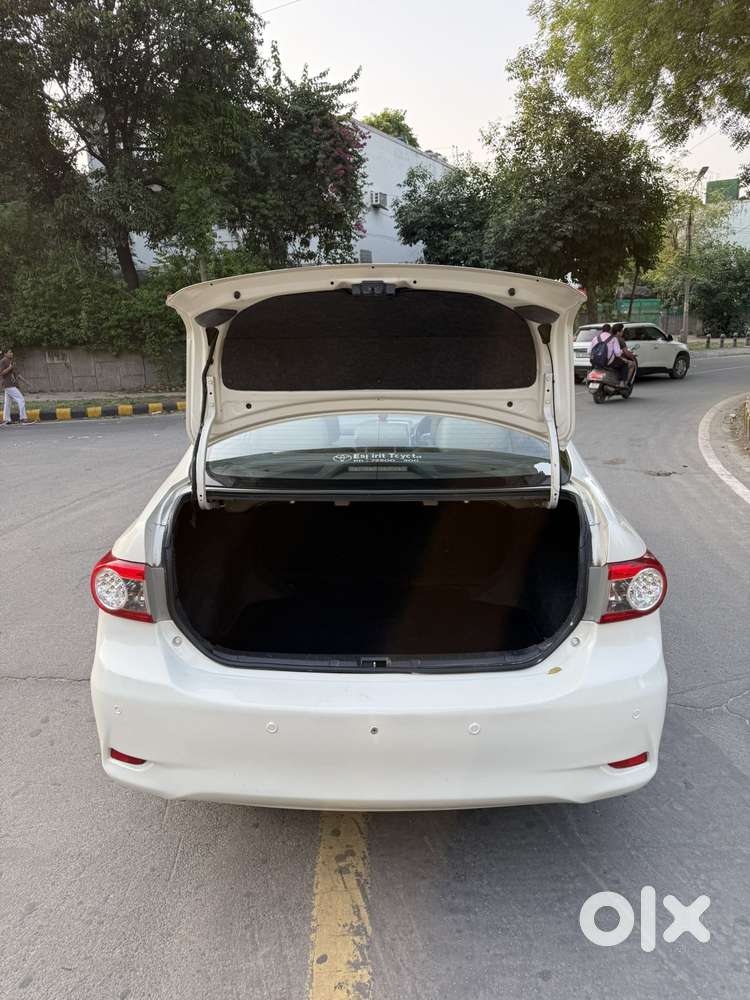 Toyota Corolla Altis [2011-2014] 1.8 Vl At, 2013, Petrol