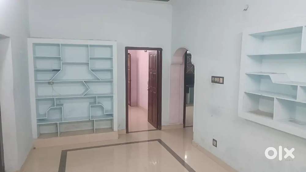 2BHK house for rent in Vakalapudi
