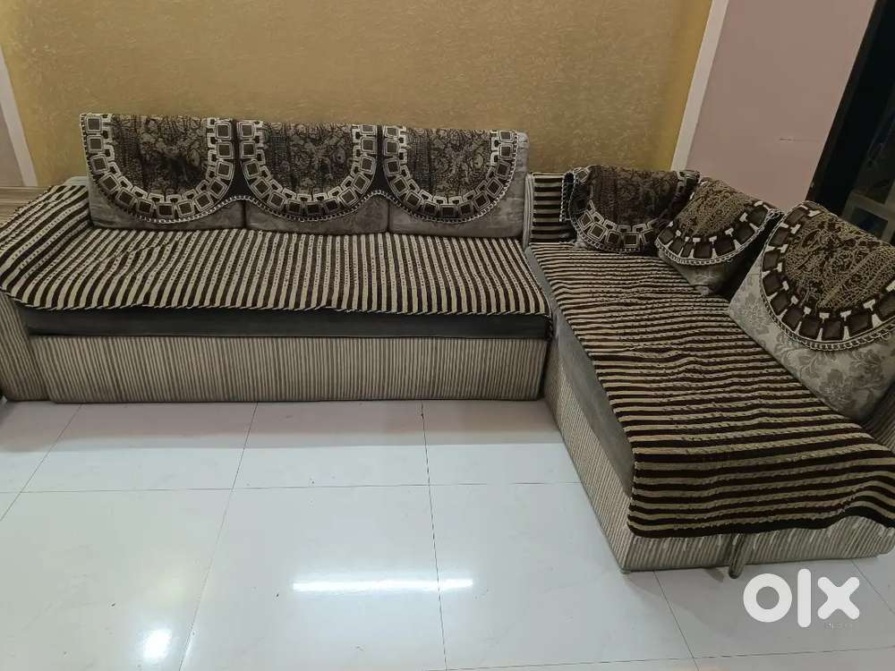 3-seater, openable sofa-cum-bed + 1 couch with 6 pillows,