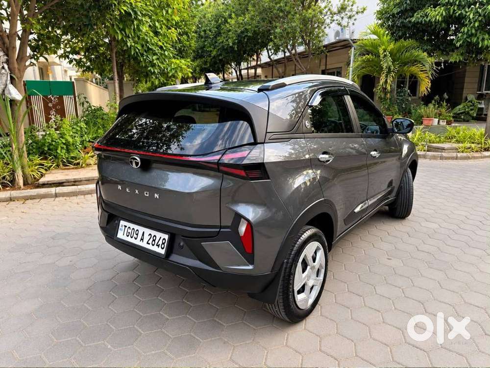 Tata Nexon Pure (s) 1.2 Petrol 6amt, 2024, Petrol