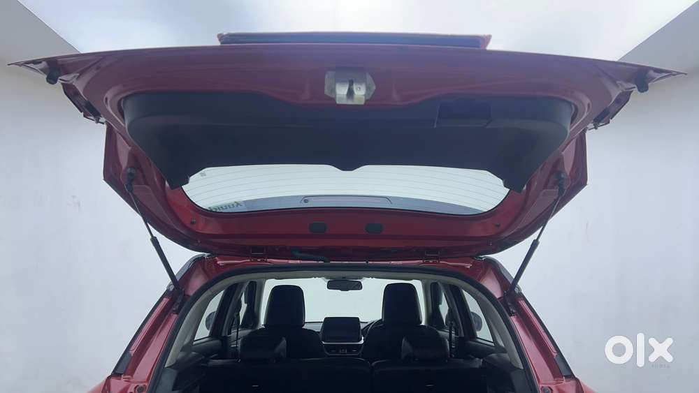 Maruti Suzuki Vitara Brezza 1.5 Zxi Plus At Dual Tone, 2022, Petrol