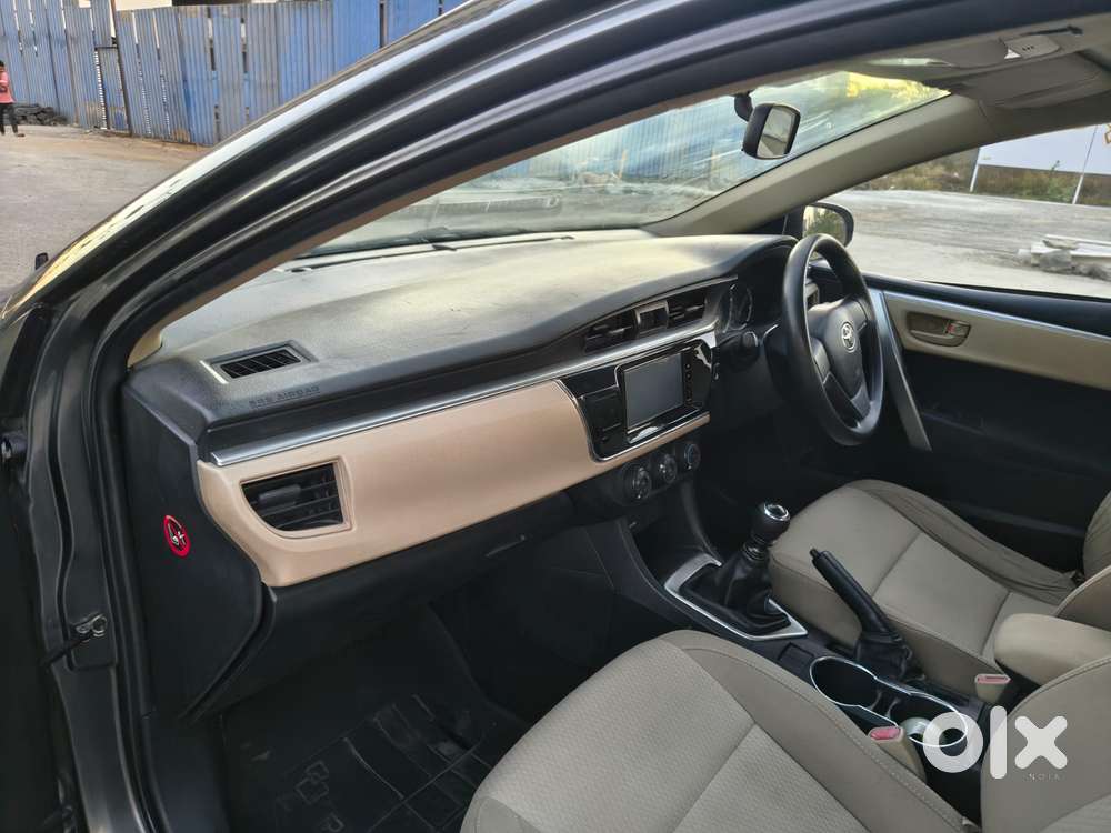 Toyota Corolla Altis 1.8 J, 2016, Petrol